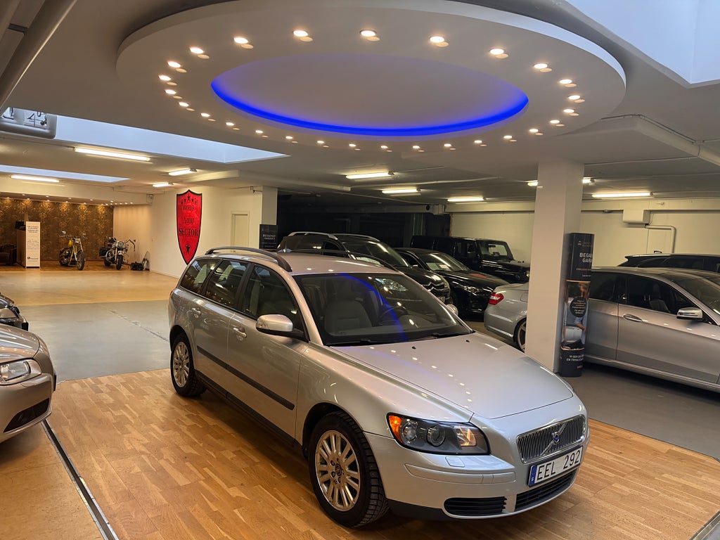 Volvo V50 T5 AWD 220hk ny kamrem, ny servad, ny besiktigad ua!