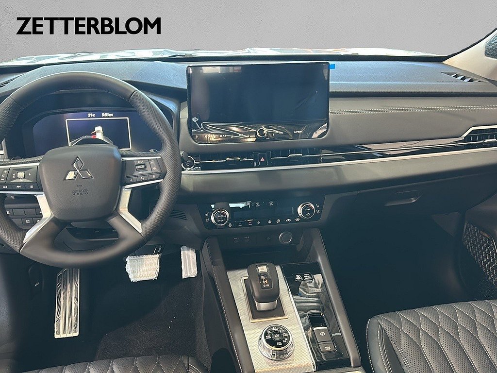 SUV Mitsubishi Outlander 10 av 18