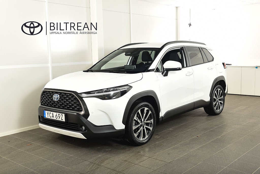 Toyota Corolla Cross Elhybrid AWD Style Pluspaket Navi MOMS