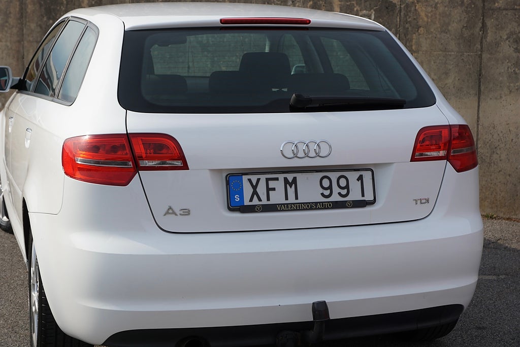 Audi A3 Sportback 2.0 TDI 140hk|Drag|1311kr Årskatt|S/V-hjul|