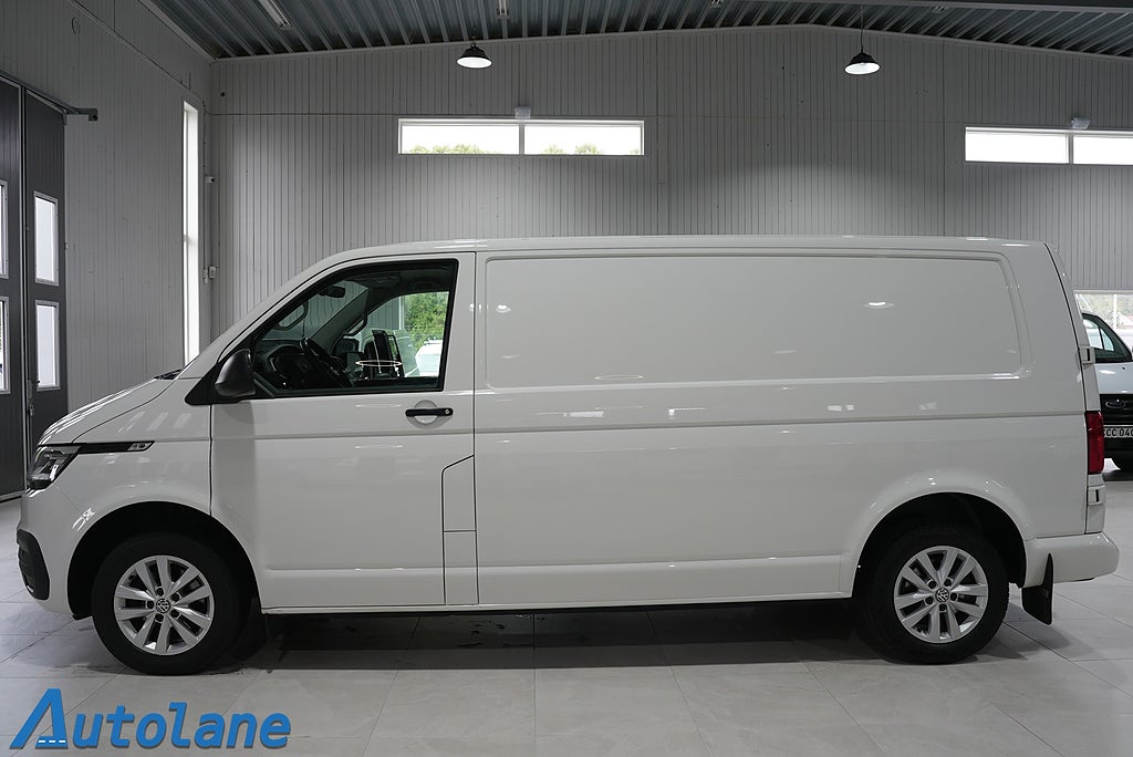 Volkswagen Transporter T30 2.0 TDI BMT Inredning,Drag,Värmare,GPS, 3-sits