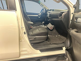 Toyota Hilux Dubbelhytt 2.4 AWD Hero Drag/Kamera/M-Värmare/S&V-Däck – bild 10