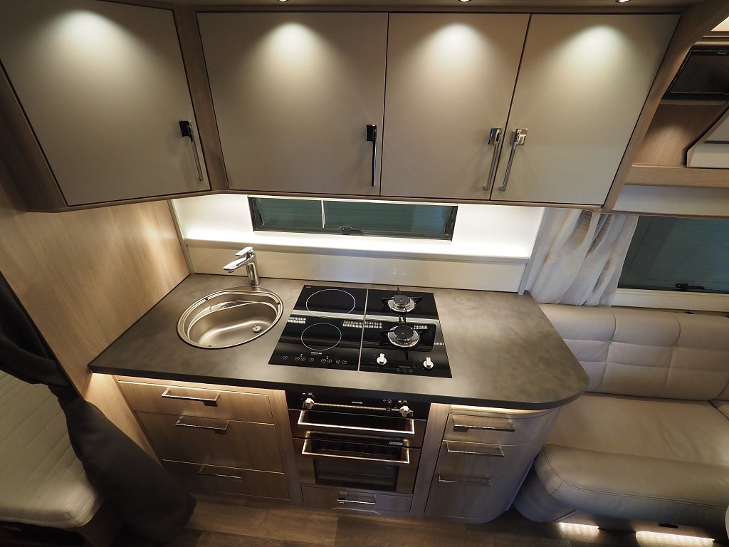 Kabe Imperial 630 TDL Mover I Markis I Låga långbäddar I Ugn I ALDE I 2021