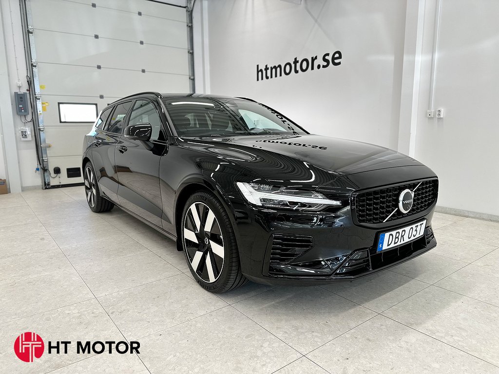 Volvo V60 Recharge T8 AWD Ultra Dark/B&W/Svart innertak 