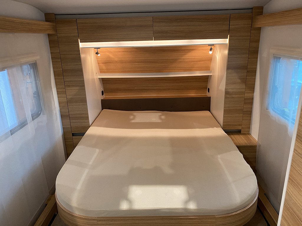 Adria Altea 542 PH / B-körkort / Markis / Queens-bed / Sittgrupp - Adria