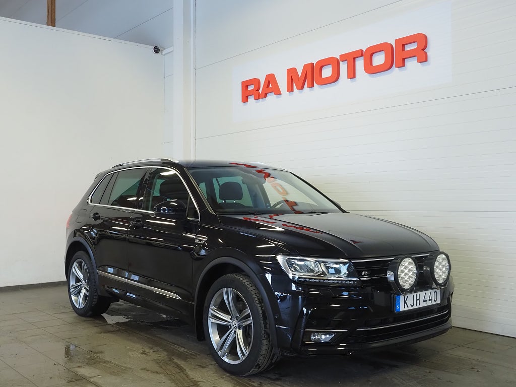 Volkswagen Tiguan 2.0 TDI 4Motion R-Line P-Värm Drag Kamera 19" Carplay