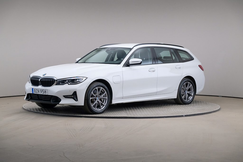 BMW 330e 3 Xdrive Touring Sport Line Connected Drag