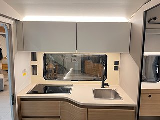 Husvagn, 1-axl Adria ACTION 391 LH 11 av 20