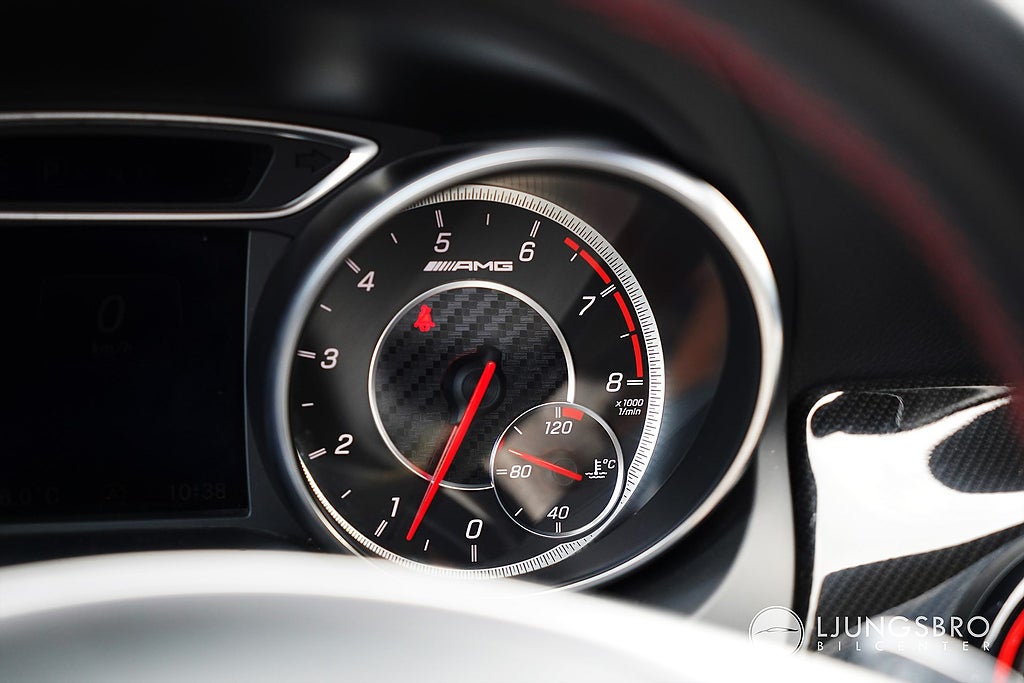 Mercedes-Benz CLA45 2018 - miniatyr 13