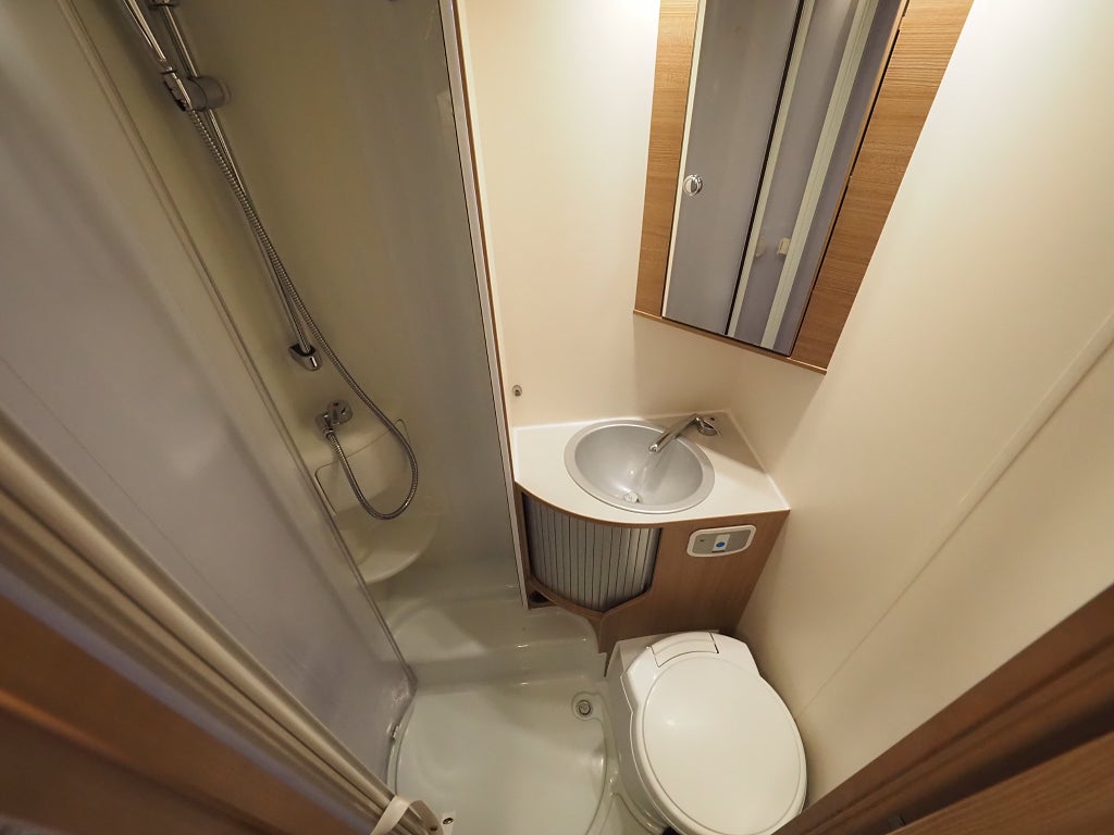 Sun Living Lido M 46 SP | Markis | Taksäng | Tvärbädd 131hk