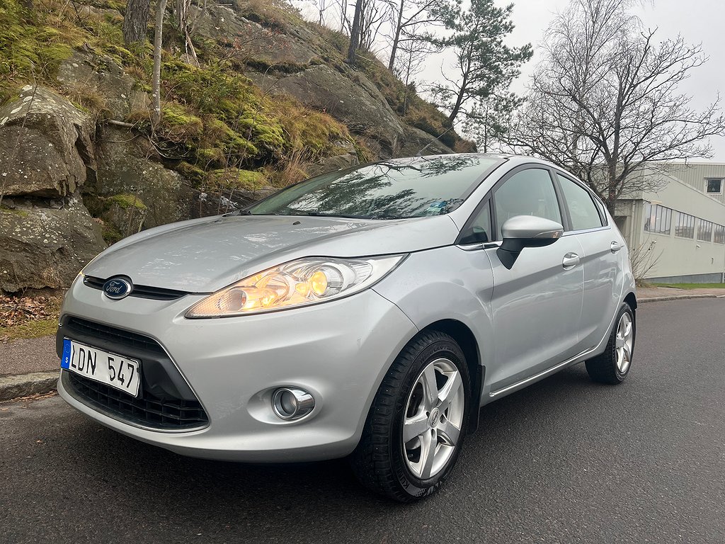 Ford Fiesta 5-dörrar 1.25 Titanium Ny Kamrem  0%Ränta