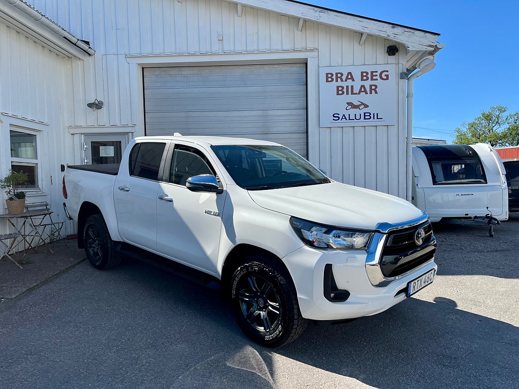 Toyota Hilux 2.8 204hk Dubbelhytt 4WD Hero Euro 6 Flaklock D-värmare