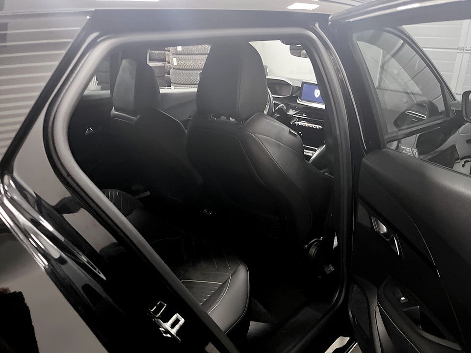 Bild på Peugeot 2008 GT 1.2 PT Aut B-KAMERA CARPLAY 130hk