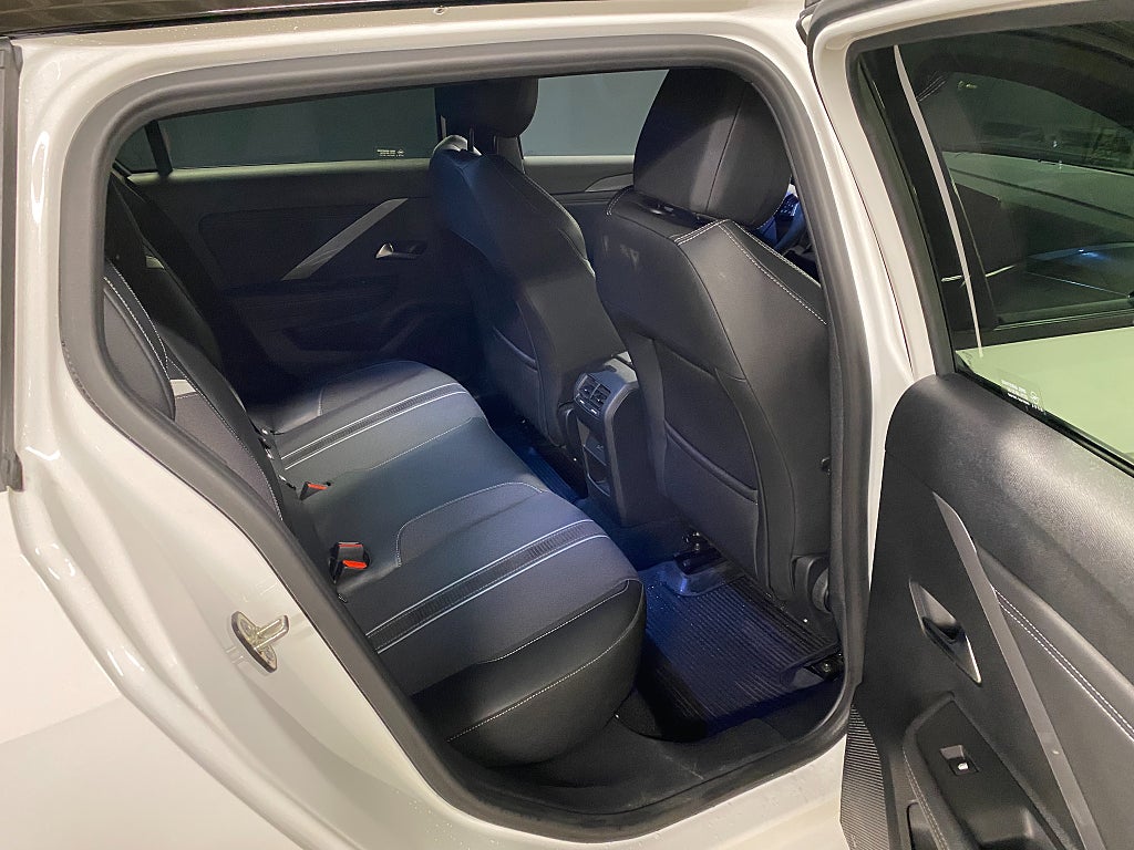 Bild på Opel Astra GS ST 1.2 Turbo 130hk AUT - BACKKAMERA, NAV