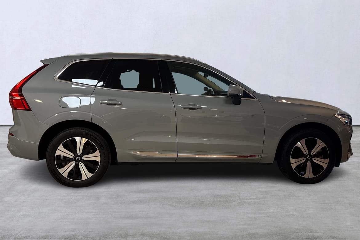 Volvo XC60 T6 Plus Bright Edition 2025, bild 3/40