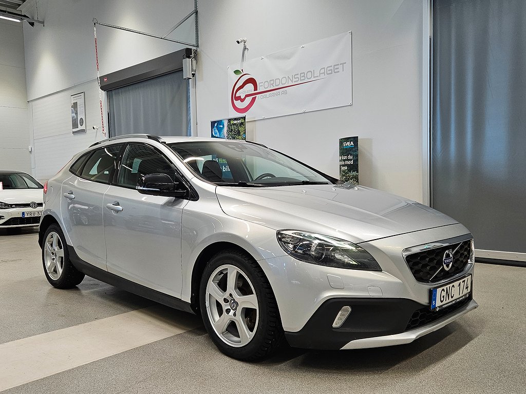 Volvo V40 Cross Country D2 Powershift Momentum Ränta 3.95%