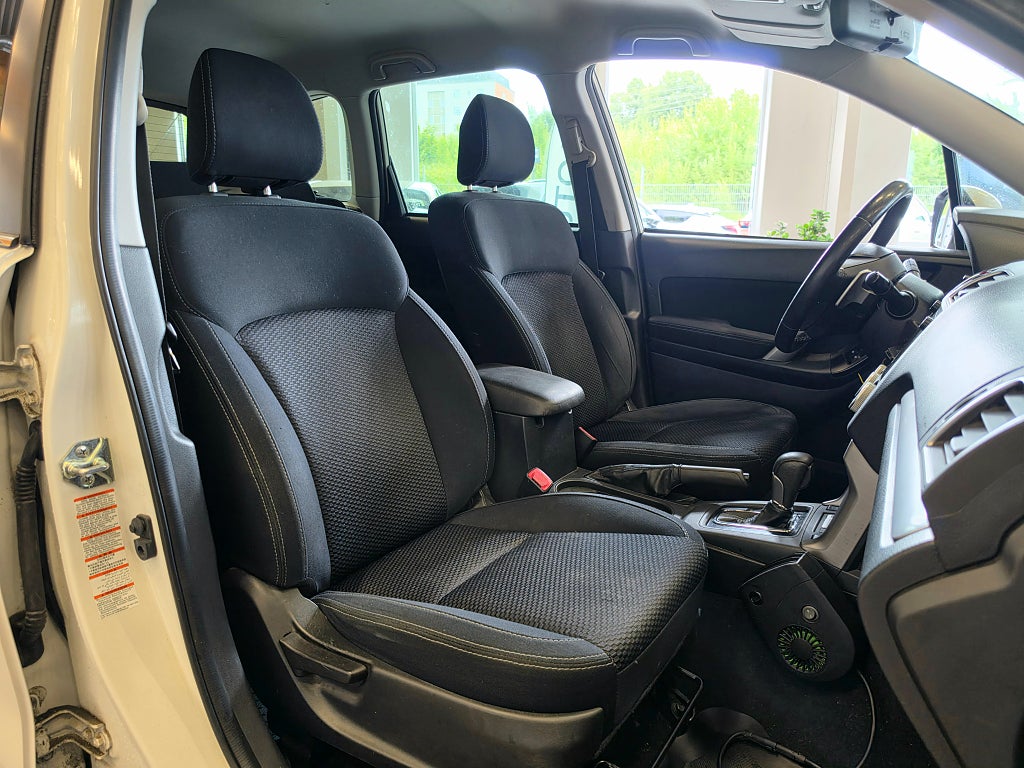 Subaru Forester 2.0 4WD / Drag / Motorvärmare / 3.45% ränta / Nyservad