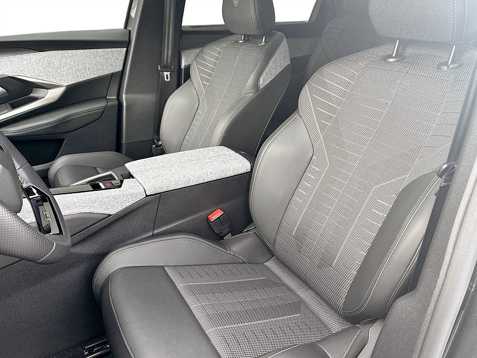 Bild på Peugeot 5008 GT Hybrid 145hk Aut 7-SITS B-KAMERA CARPLAY