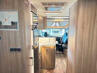 Husbil-integrerad Kabe TMI 810 LQB 19 av 27