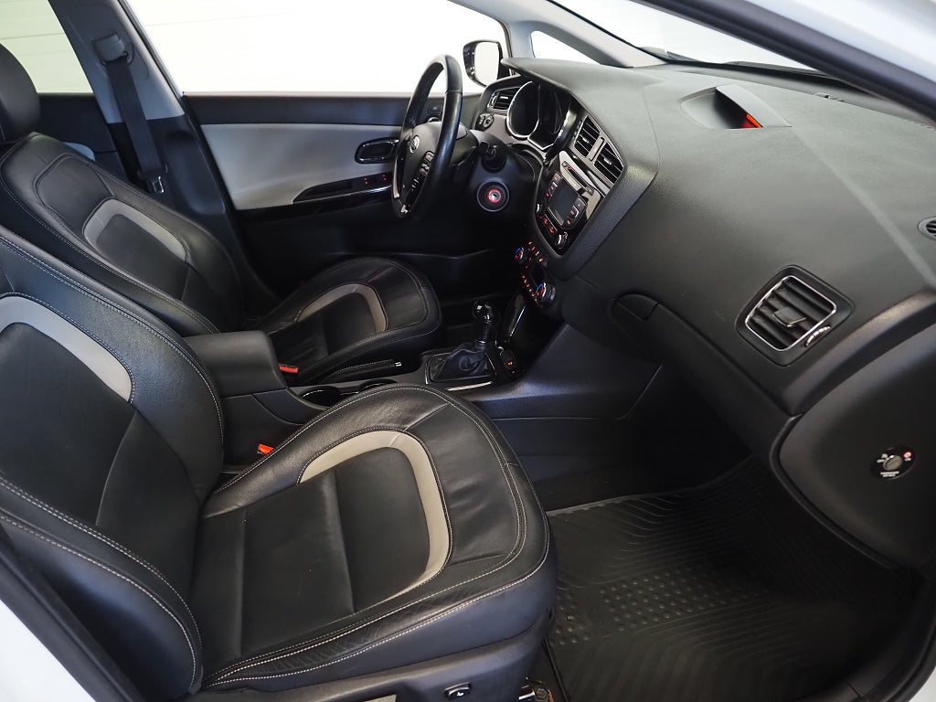 Kia Ceed _sw 1.6 CRDi EX Automat Business Backkamera Skinn 2015