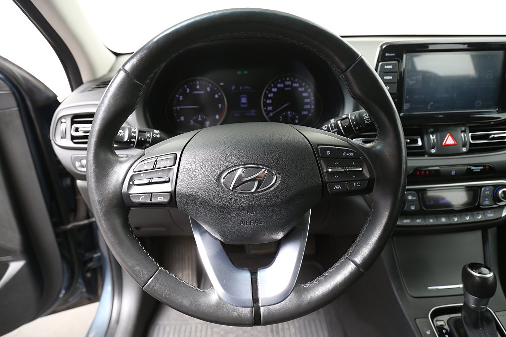 Hyundai i30 1,0 T-GDi 120hk MHEV Essential Kombi Aut Kamera Carplay 2023