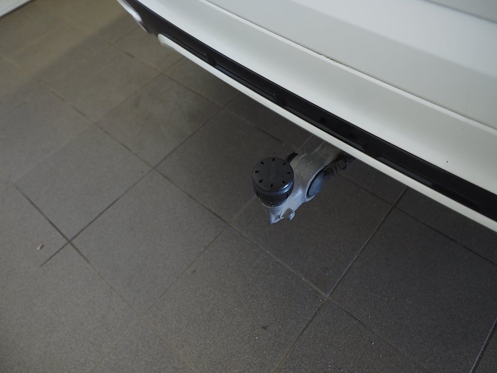 Volvo XC60 T8 392hk AWD R-Design B&W Luft 22" Pano Drag Se Spec! 2020