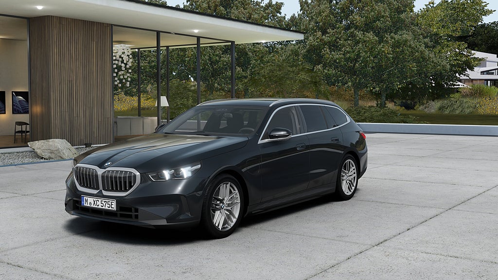 BMW 530e xDrive Touring Active Edition KAMPANJ fr. 579.900 kr 
