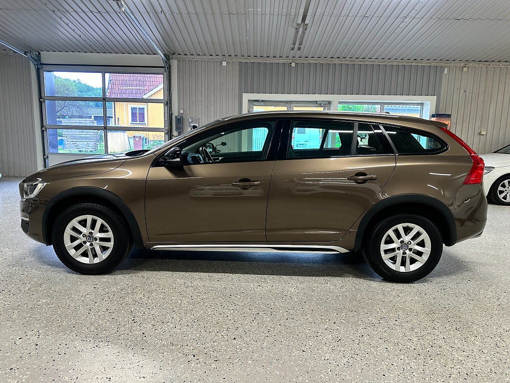 Volvo V60 Cross Country D3 Geartronic Momentum Euro 6 1 Ägare Kamrem N