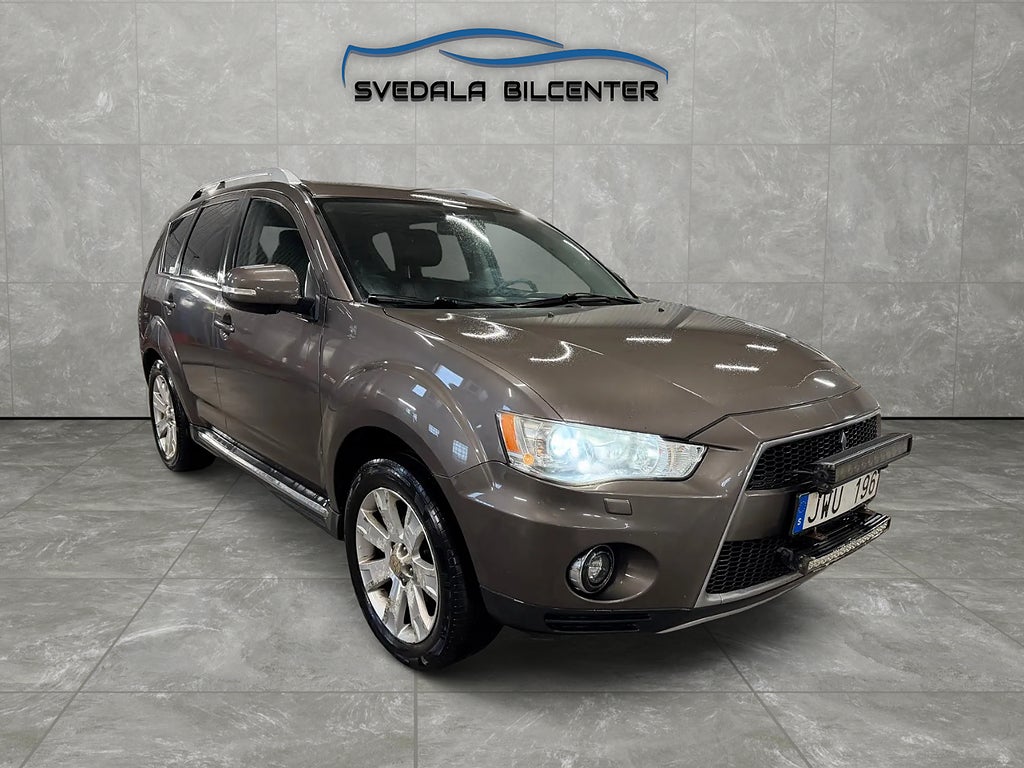 Mitsubishi Outlander 7-seater 2.2 Di-D AWC TC-SST Business | Ny servad