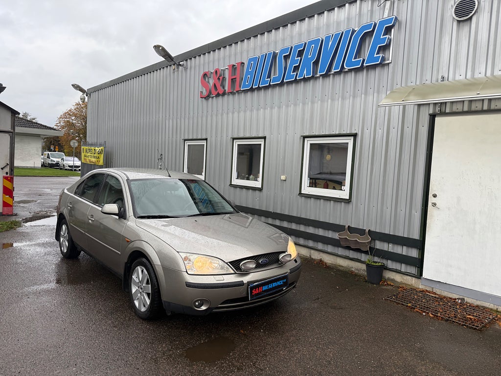 Ford Mondeo Halvkombi 2.0 Euro 4 Ny besiktad Nyvservad 