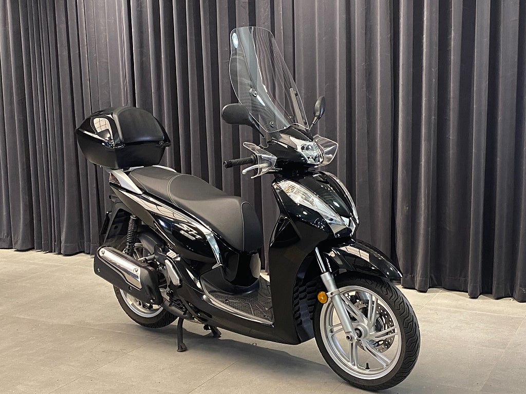 Honda SH300A 
