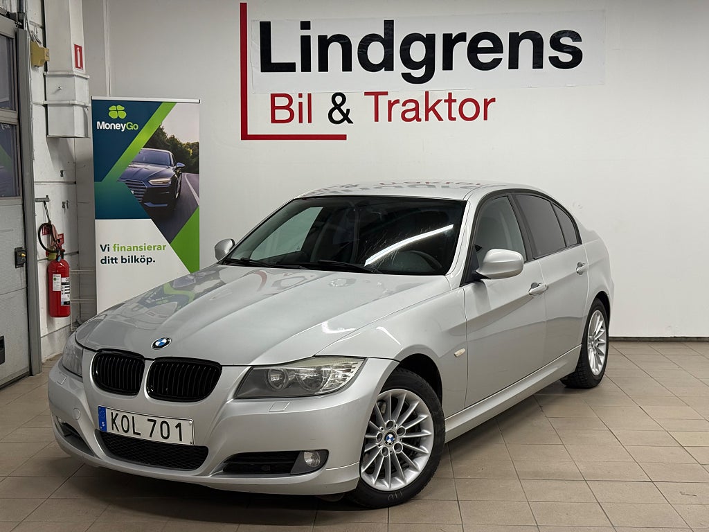 BMW 318  E90 LCI sedan/ A-Traktor/Manuell 2010 (Hemleverans)