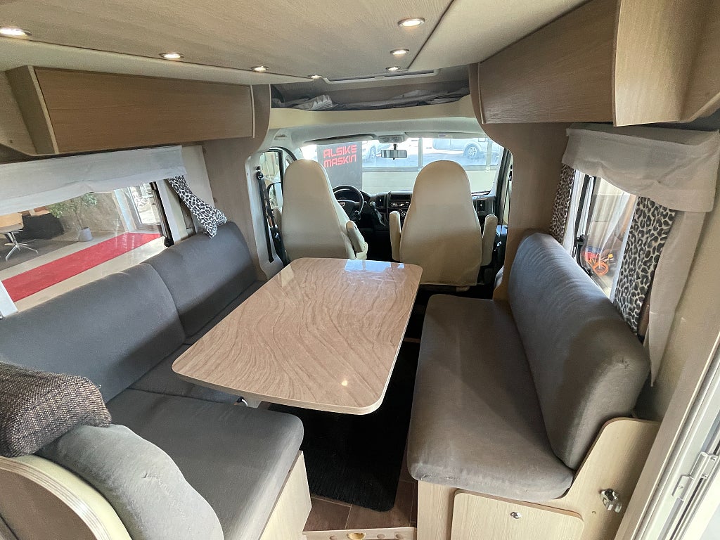 Bürstner Ixeo 585 / Taksäng / Under 6m / B-kort / Solcell / AC-Bodel /  - Bürstner