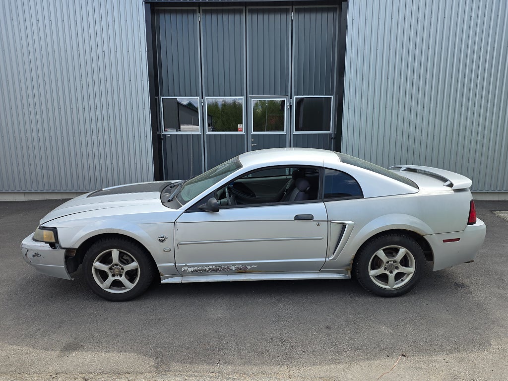 Ford Mustang 3.9 V6 SEFI Repobjekt