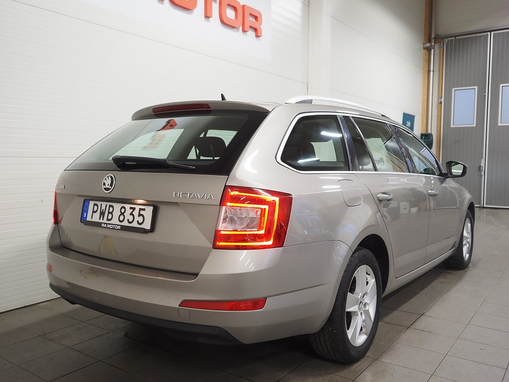 Skoda Octavia 1,2 TSI Elegance Kombi Aut Motorvärmare P-Sensorer 2015