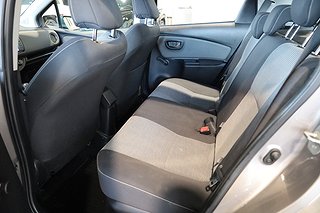 Halvkombi Toyota Yaris 10 av 22