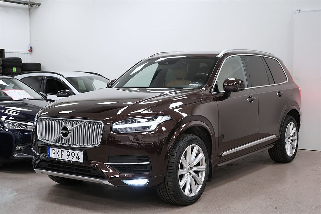 Volvo XC90 D5 AWD INSCRIPTION 7-SITS DRAG VÄRMARE NYSERVAD