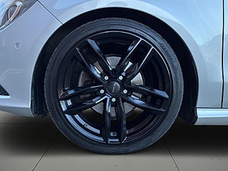 Mercedes-Benz CLA200 d 200d 4M Shooting Brake Drag/MoK/Pan/SoV/Kamera/HK/Dvärm – bild 14