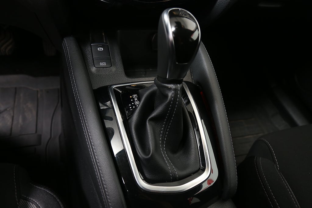 Nissan Qashqai 1,3 DIG-T 158hk Aut Navi 360°-kamera Dragkrok 2021