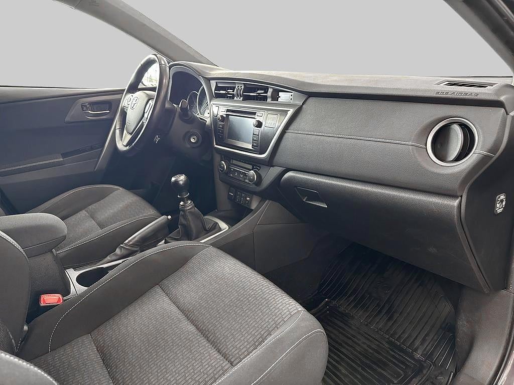 Toyota Auris 2015 - miniatyr 6