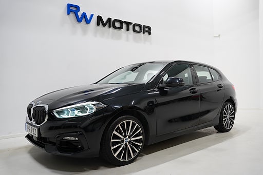 BMW 118I 140hk Sport HIFI HUD Cockpit B-kamera Navi Farthållare