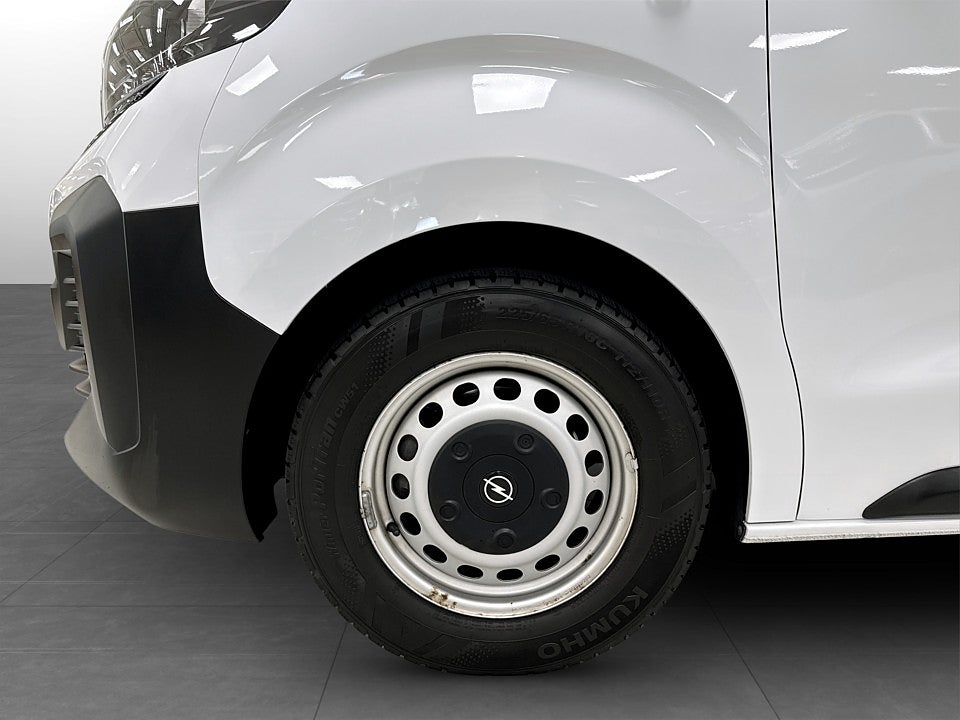 Bild på Opel Vivaro Van Long 2.0 BlueHDi 180hk Aut L3 B-KAMERA WEBASTO