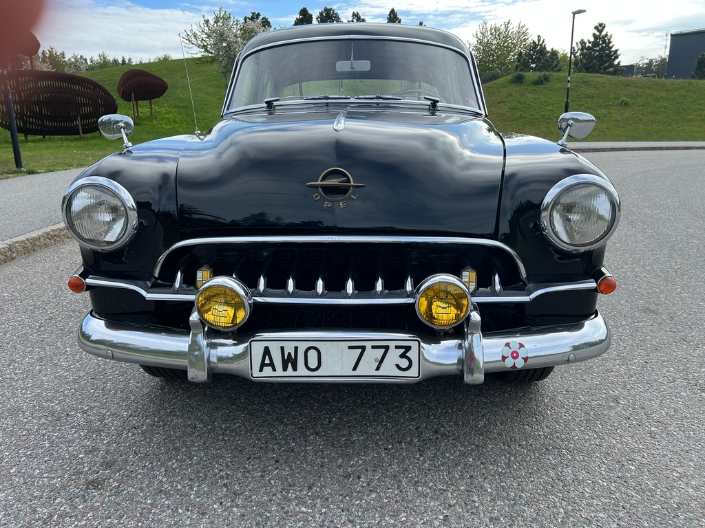 Opel Kapitan 4-dörrars Sedan 2.5 1954, photo 2/36