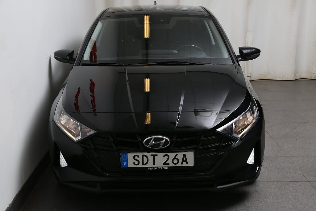 Hyundai i20 1,2 MPi 84hk Essential Kamera CarPlay 1ägare P-sensor 2021