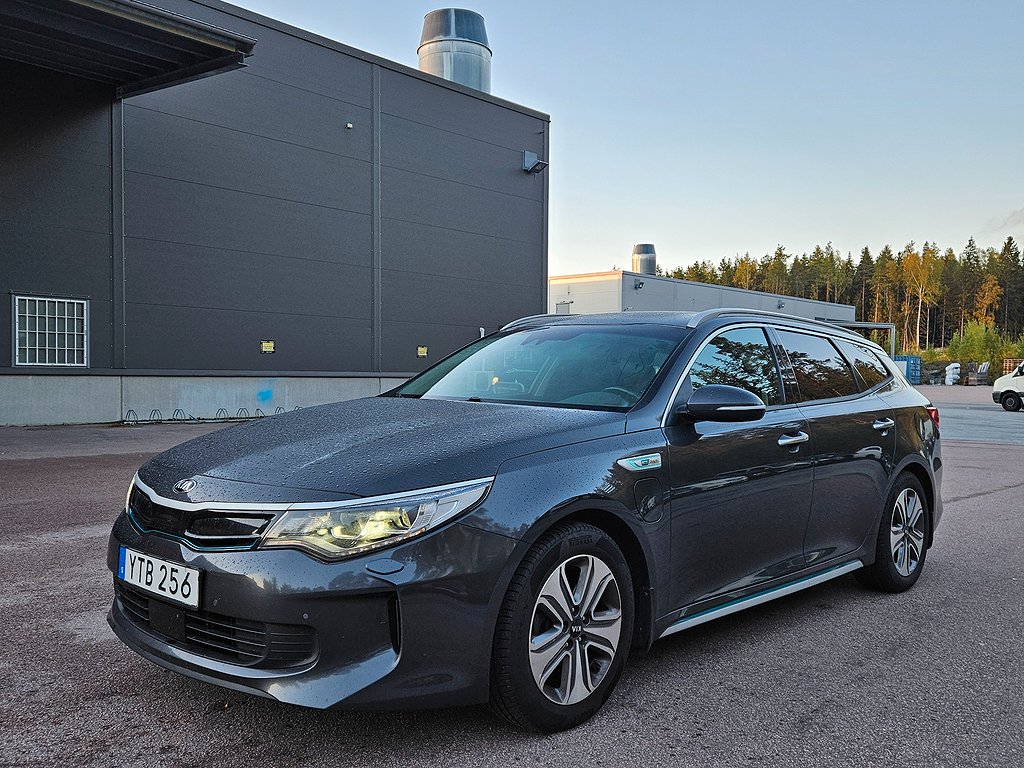 Kia Optima Sport Wagon Plug-in Hybrid Advance Repobjekt