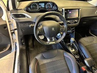 Peugeot 2008 1.2 SoV-däck/MoK-värm/Drag/Pano/1 Ägare/Lågskat