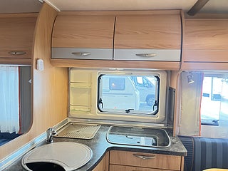 Husbil-halvintegrerad Bürstner SOLANO 710 17 av 30
