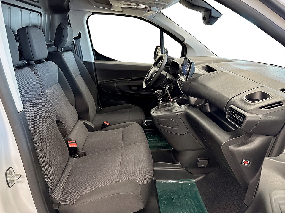 Bild på Opel Combo + 100hk L2 - OMGÅENDE LEVERANS!