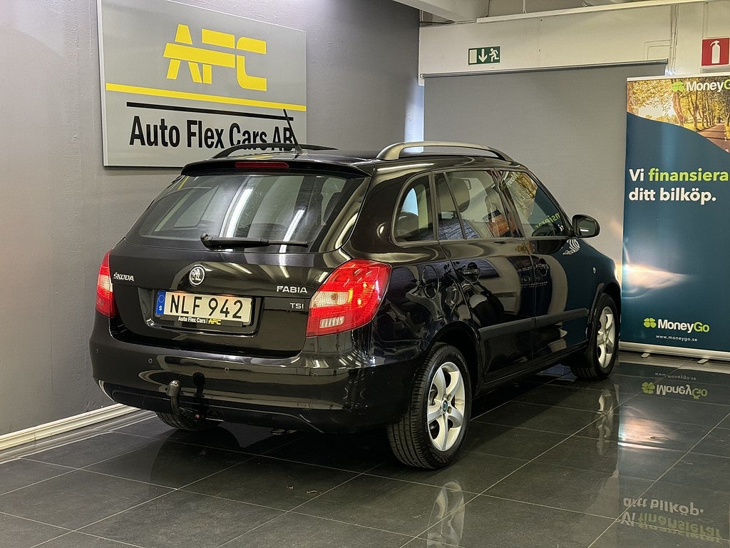 Skoda Fabia Kombi 1.2 TSI Elegance | Nybesiktad | P-sensor | Drag