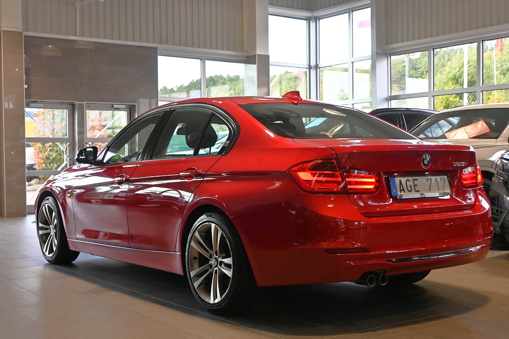 BMW 328i 2014 - miniatyr 3